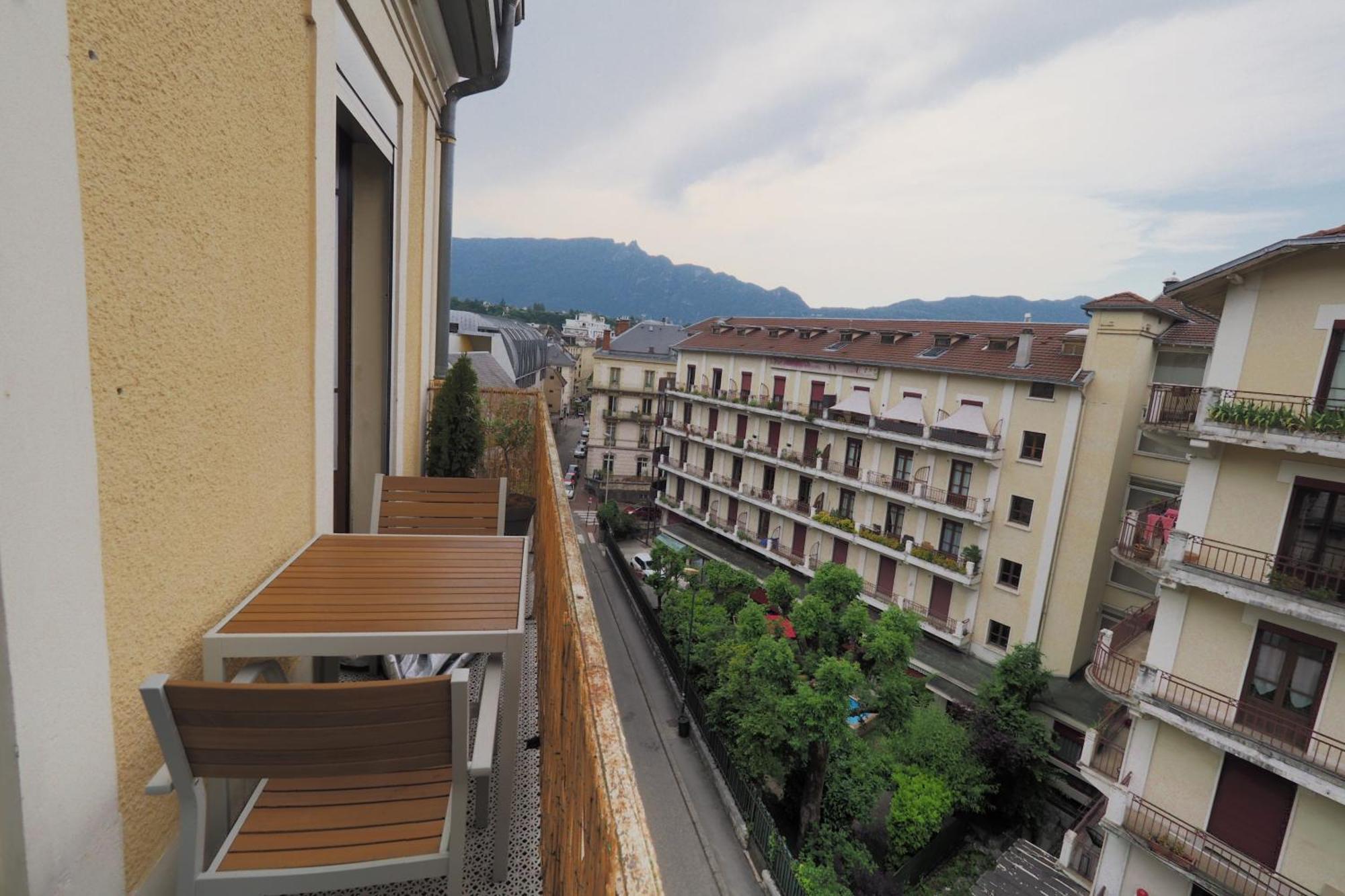 Studio Refait A Neuf En Hypercentre Avec Balcon Aix-les-Bains Exterior foto